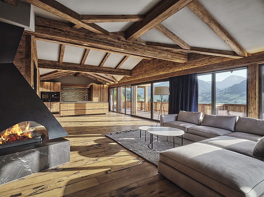  Kitzbühel
- Neubau Luxus-Chalet mit Indoorpool, 180 Grad Panoramablick und handgefertigtem Kamin im modernen Landhausstil bei Kitzbühel.
W-02J3T6 ©E&V Tirol