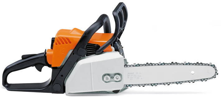chain saw wood cutter