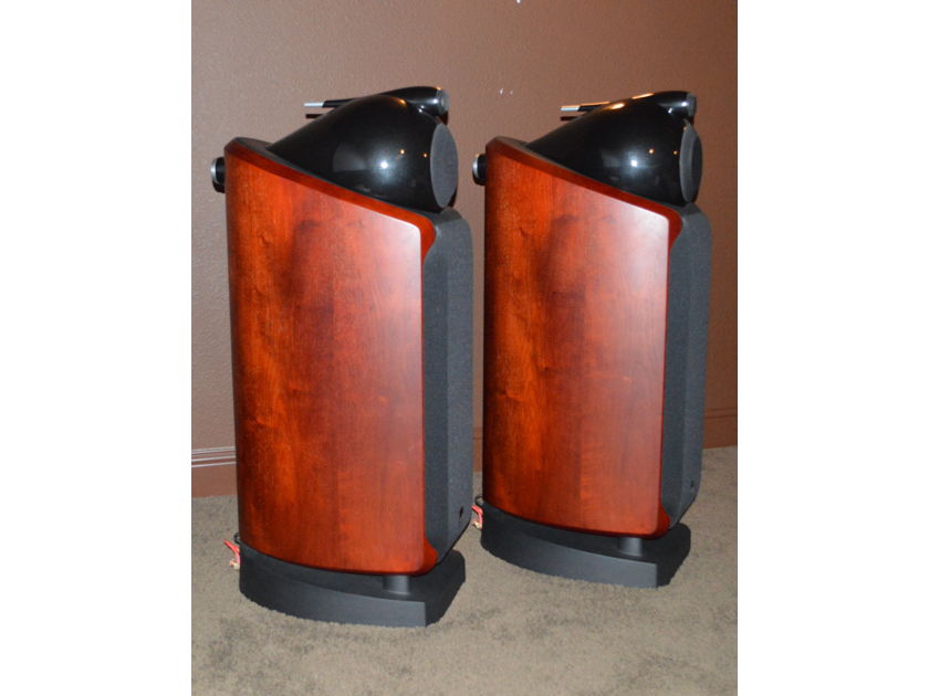 Bowers & Wilkins 802D Speakers in Rosenut finish in close-to-mint condition (pair)
