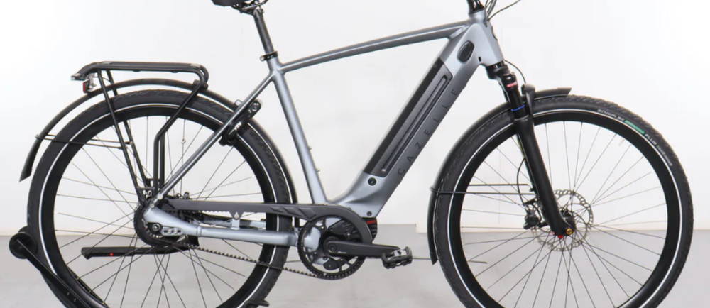 a gGazelle Ultimate C380+ electric city bike