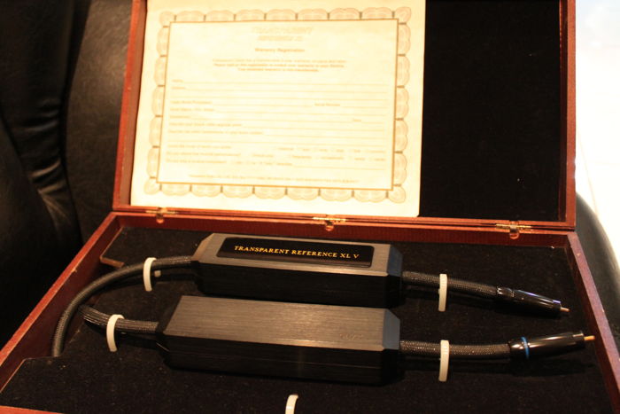 Transparent Reference XL V RCA with wooden box