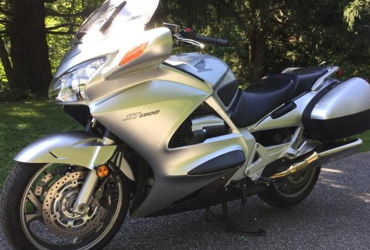 2007 HONDA ST1300 motorcycle for rent near Kansas City, MO