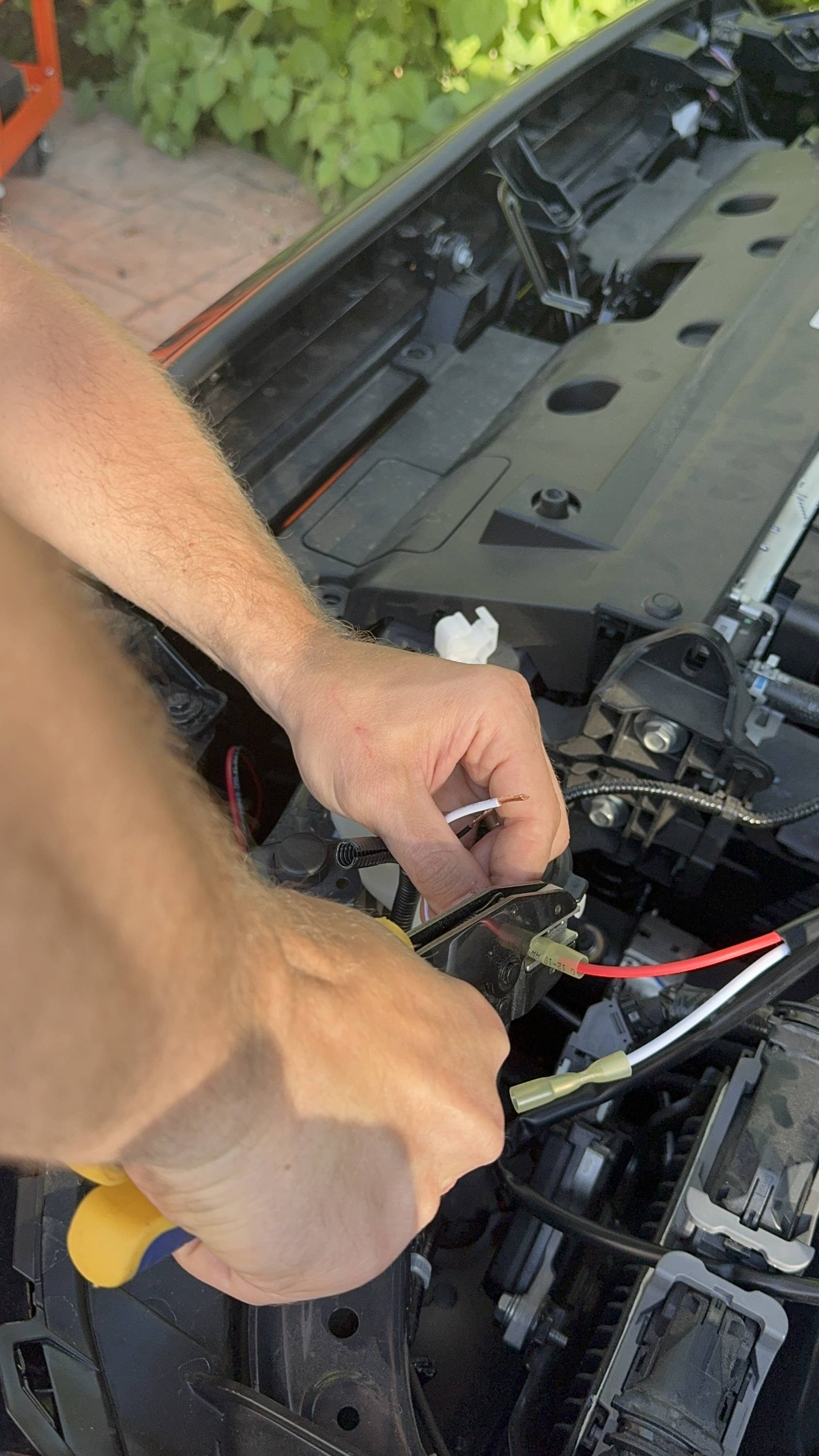 mike owner of m&R automotive shows you wiring led ditch lights on toyota tacoma