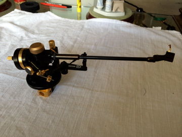 Graham Engineering 2.0 deluxe Tonearm with Gold Accents