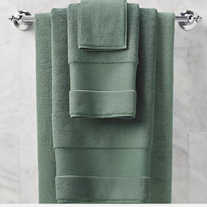 Frontgate Resort Collection Bath Towels in Spruce