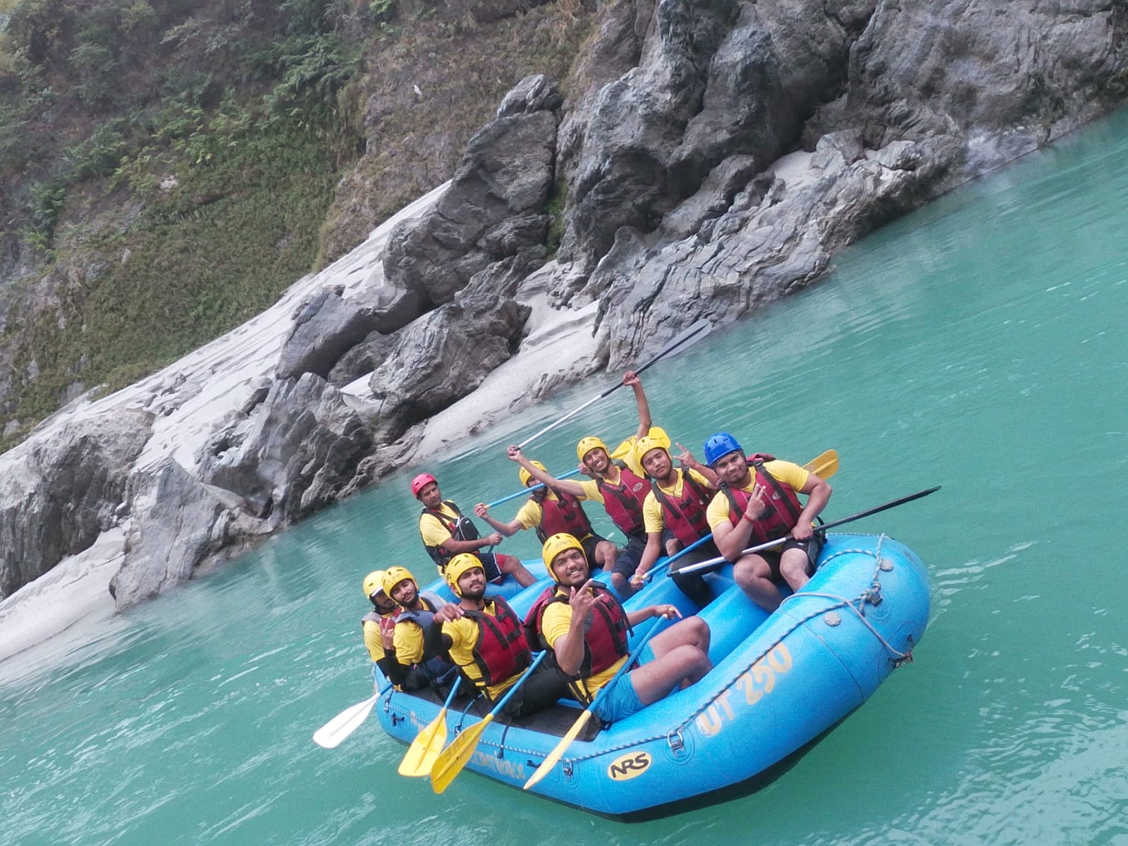 Rafting on river Alaknanda