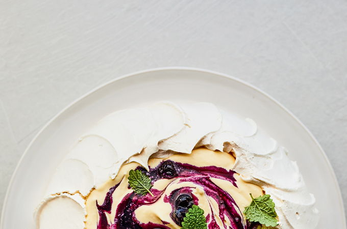 Pavlova à l’érable et aux bleuets