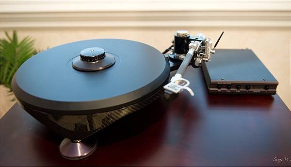 Grand Prix Audio Monaco Turntable