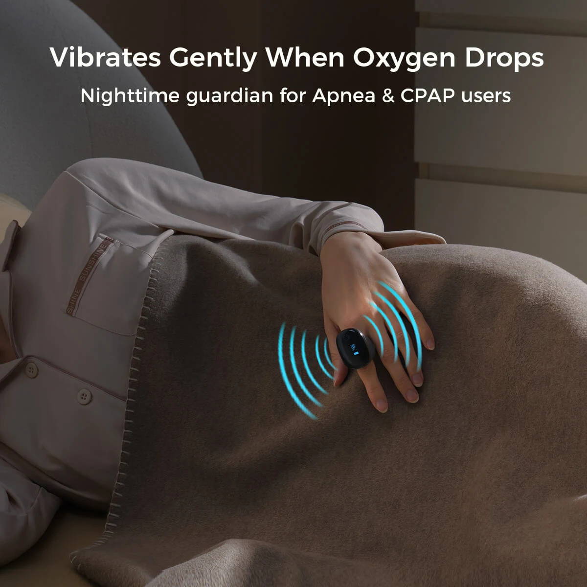 O2Ring-S smart ring vibrating on finger during sleep for low oxygen alert, ideal for apnea and CPAP users