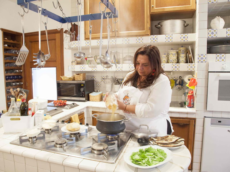 Tours enogastronómicos Nápoles: Visita al mercado de productos típicos y clase de cocina.
