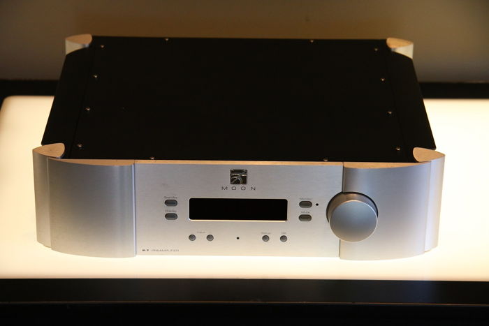 Simaudio Moon P-7 Evolution Series Reference Preamp
