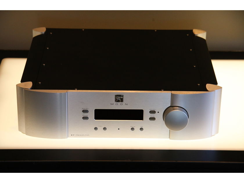 Simaudio Moon P-7 Evolution Series Reference Preamp