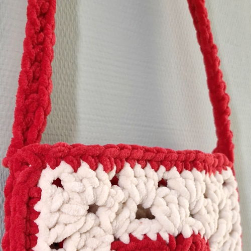 Haakpatroon Fluffy knuffeltas voor kinderen met hartje
