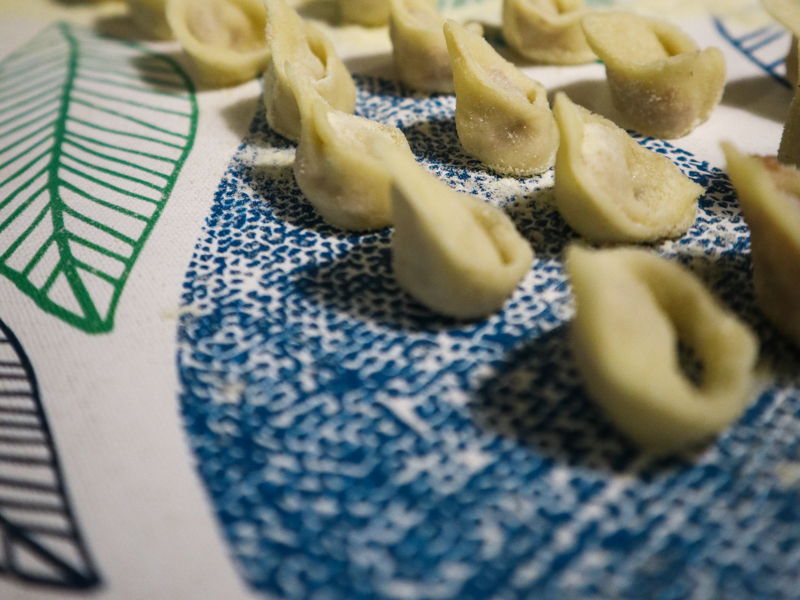 Corsi di cucina Soleuvre Sanem, LU: Chiudi gli occhi, é domenica: tortellini in brodo