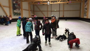 hako event auf der eislaufbahn
