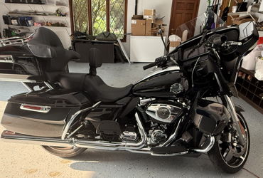 2025 HARLEY-DAVIDSON STREET GLIDE ULTRA motorcycle for rent near Parsippany-Troy Hills, NJ
