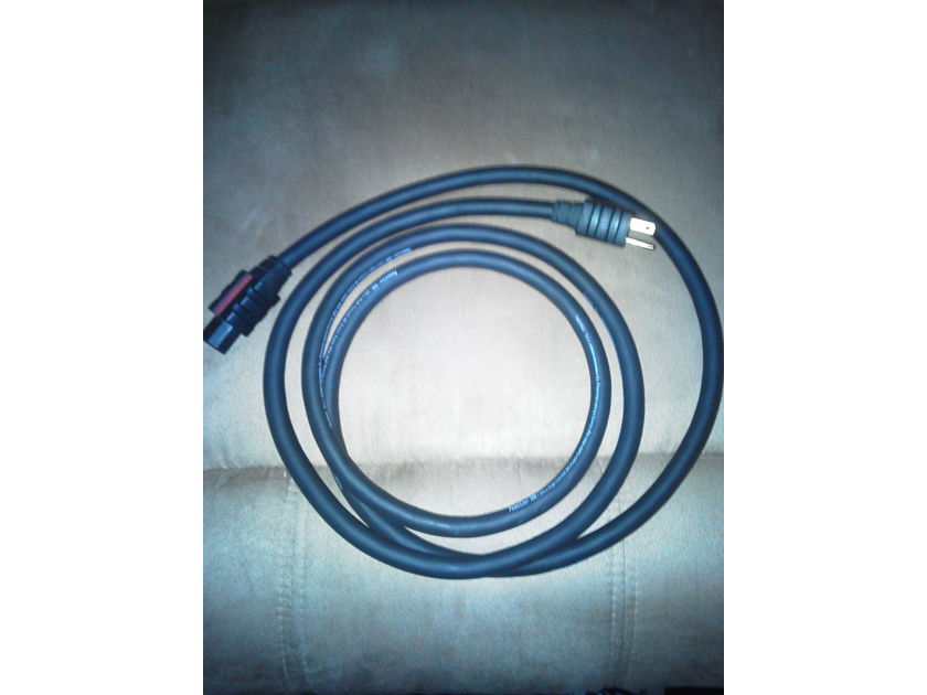 Monster Cable Powerline 300 8 ft power cord/cable