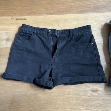 Schwarze Shorts 