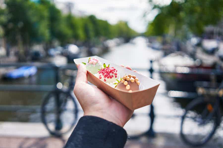 Boutique Dutch Food & History Tour - by Amsterdam Food Tours - photo 4