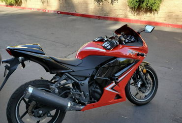 2012 KAWASAKI NINJA 250R motorcycle for rent near Hayward, CA
