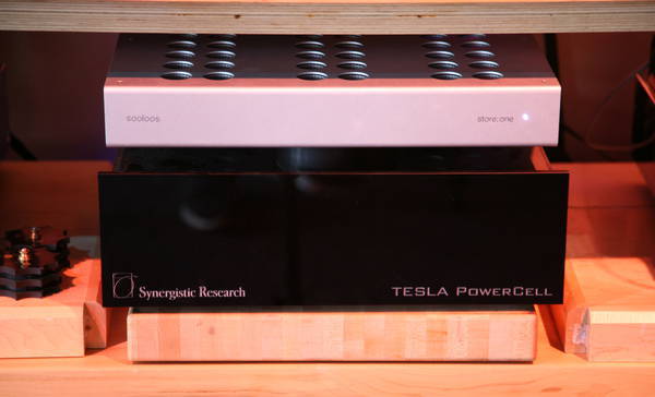Synergistic Research 10SE MK-II Top Power Conditioner