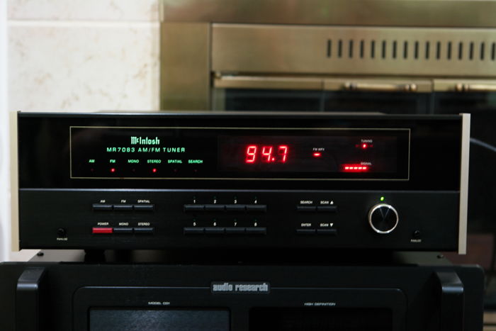 McIntosh MR7083  AM/FM Tuner