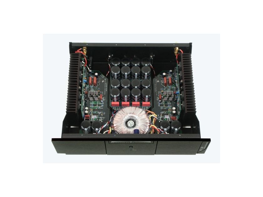 Balanced Audio Power Amplifier  VK-220 In mint condition Retail $2,995.00