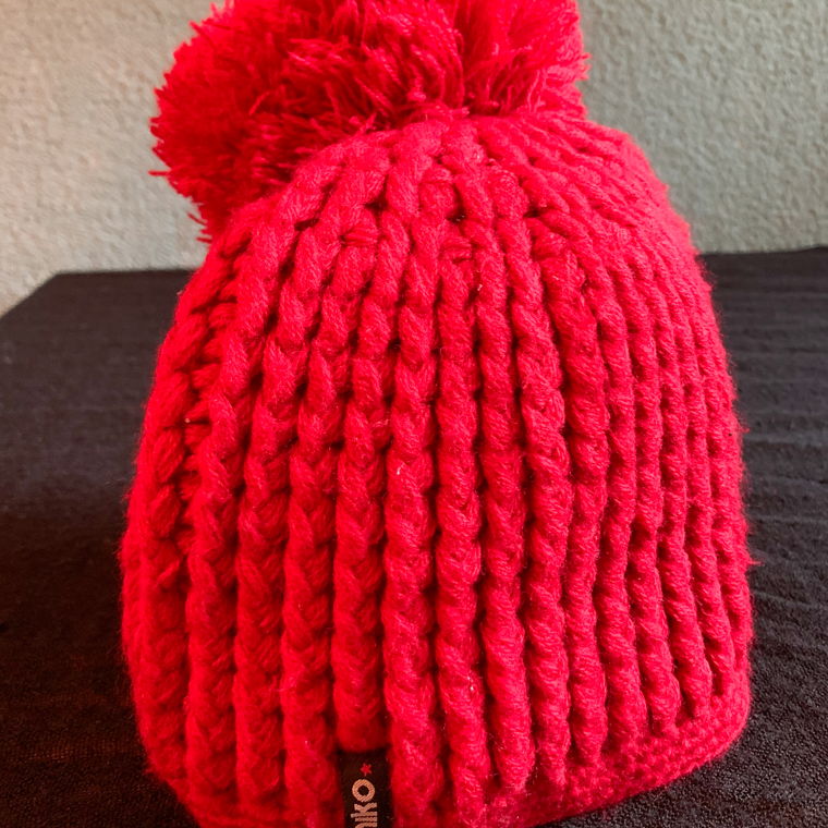 Rote Yumiko Mütze 