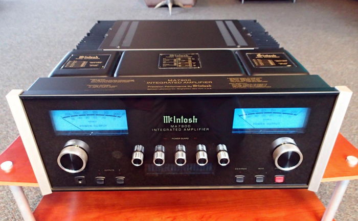 McIntosh MA-7900 Integrated amplifier