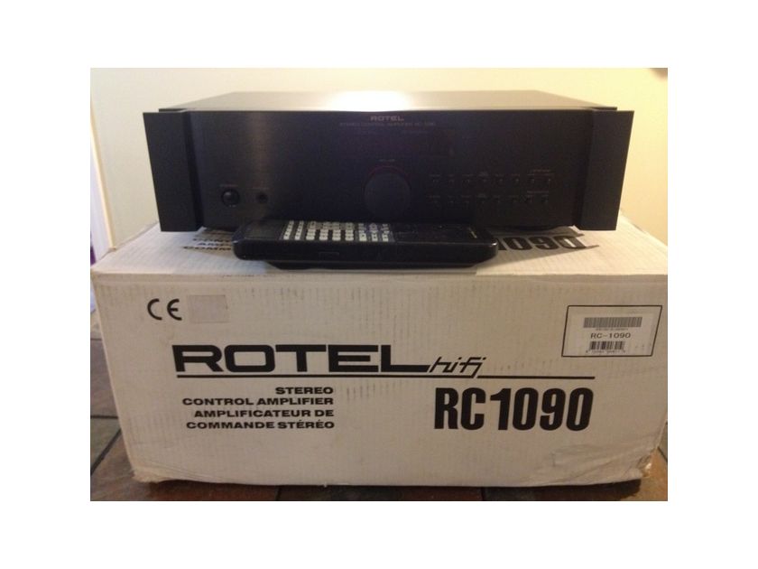 Rotel RC-1090 Control Amplifier 2 Channel Balanced Pre-Amp, Golden Ear Award Winner