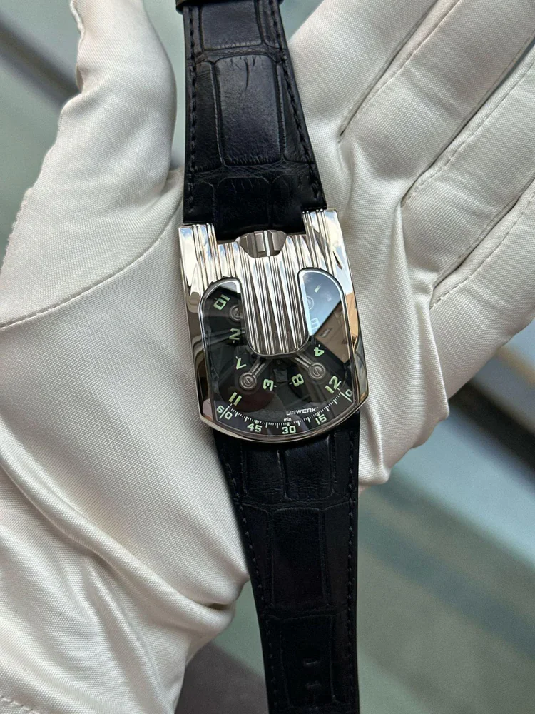 UR-103.09 White Gold Box and papers