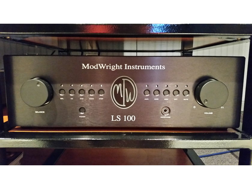 ModWright  LLC LS-100 Tube Preamp DAC Option, Mint Condition