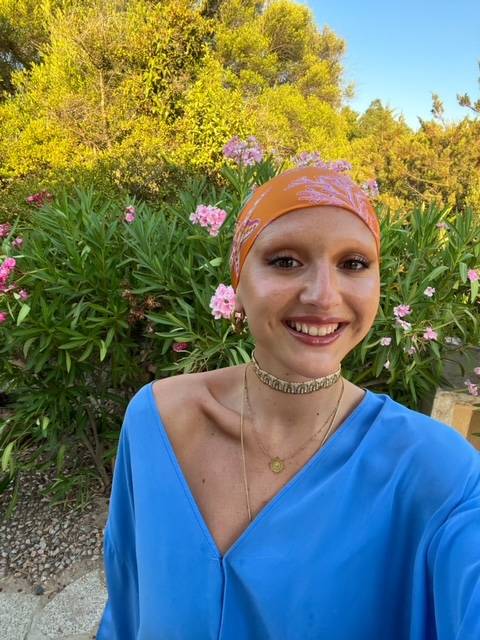 Overthrowing the boundaries of alopecia which causes hair loss, social media influencer accessorizes her personality with fashionable head accessories and aesthetics