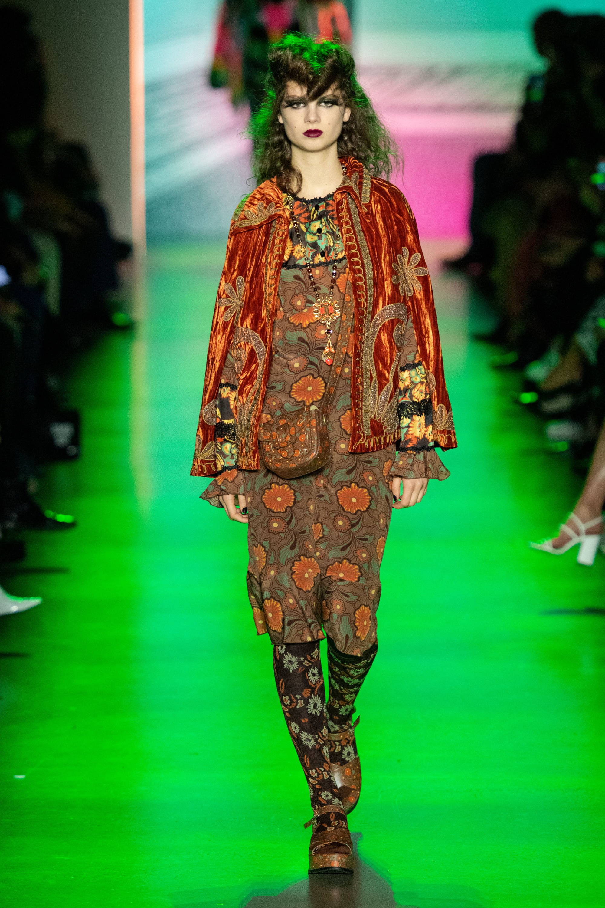 Fall Winter 2020 Runway Page – Anna Sui