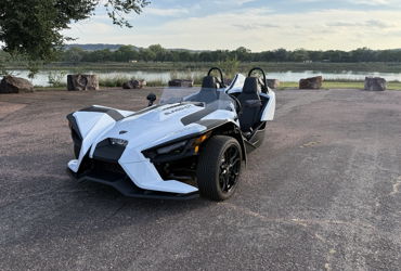 2024 POLARIS SLINGSHOT S W/TECHNOLOGY PACKAGE motorcycle for rent near Tripp, SD