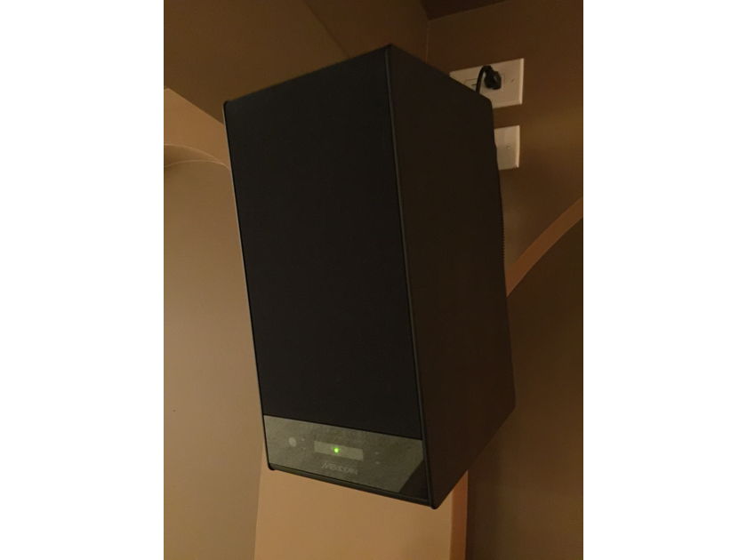 Meridian DSP 3100 Pair of like new speakers