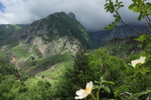Три ущелья Северной Осетии и «Город мёртвых»