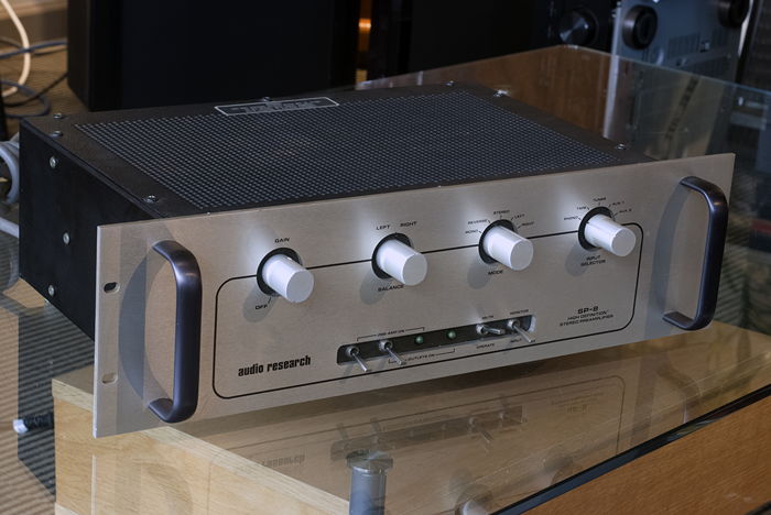 Audio Research SP-8 Tube Preamplifier With MM Phonostage