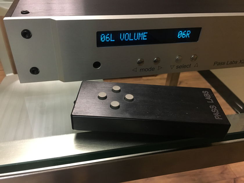 Pass Labs X-2.5 Pass Labs X-2.5 Preamplifier