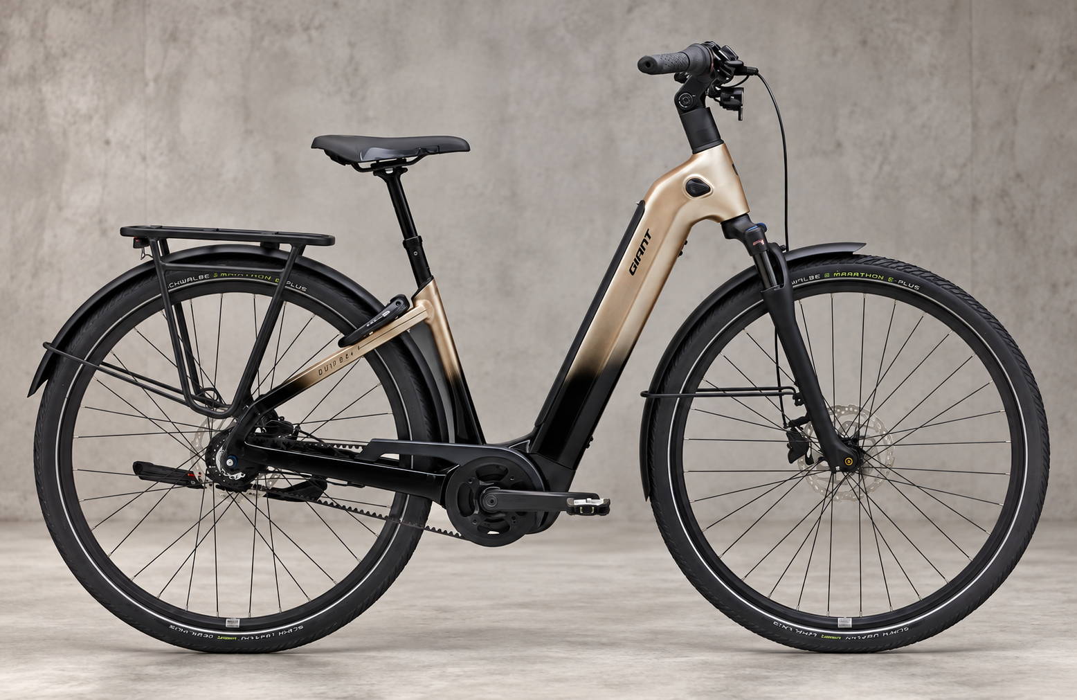 Giant AnyTour E+ 3 LST, vélo électrique à cadre bas avec fourche suspendue à air
