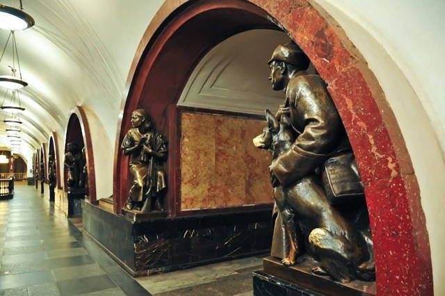 Moscow Metro Tour