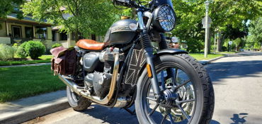 2017 TRIUMPH STREET TWIN motorcycle for rent near Forest Park, IL