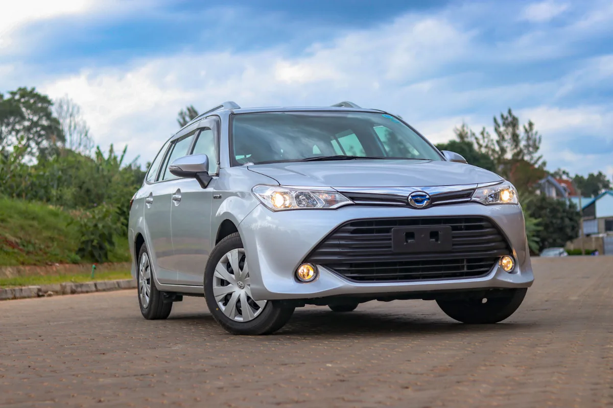 2016 Toyota Fielder Hybrid — Royal Max Motors — photo 16 of 17