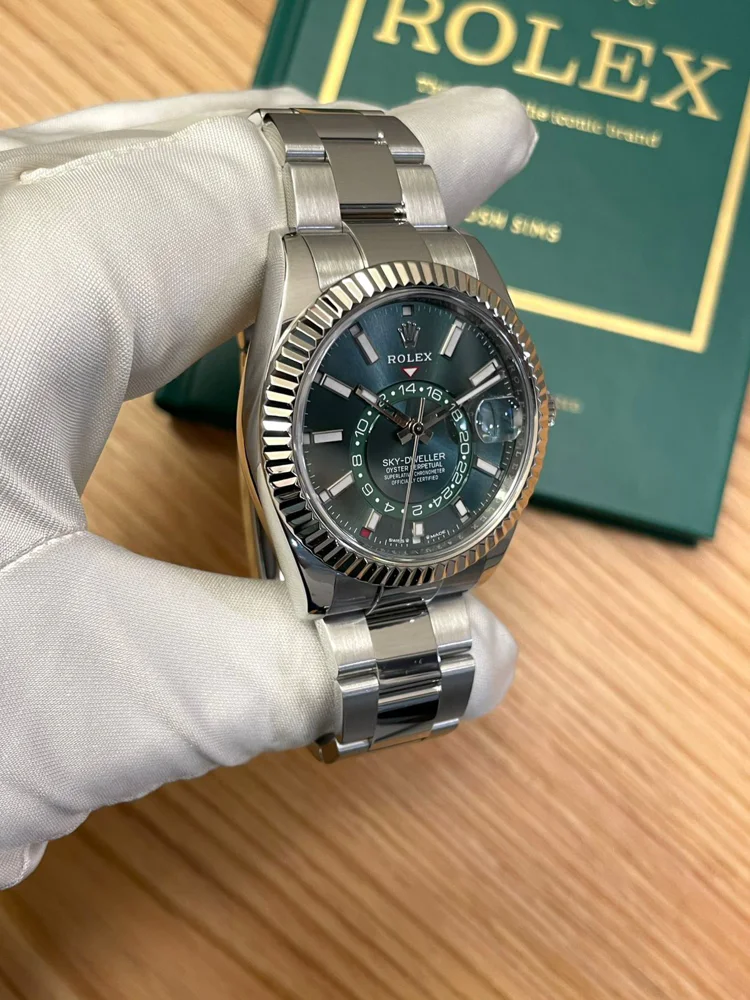 Box and Papers Green Dial Oyster Bracelet