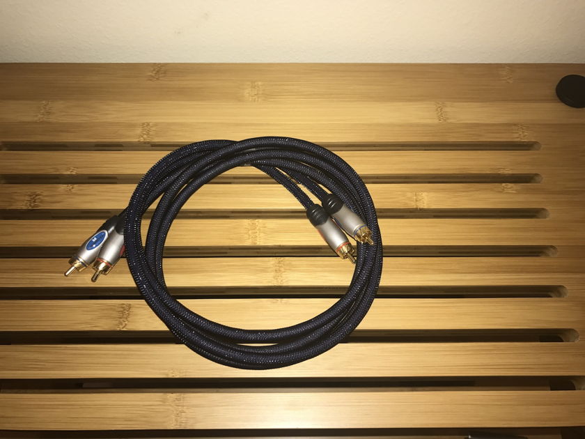 Monster Cable THX RCA Interconnects  THX RCA Interconnects 1 Meter !