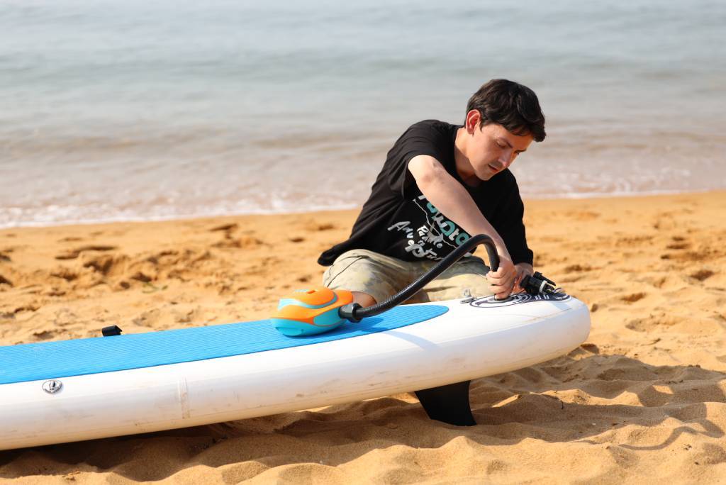Electric pump for inflatable stand up paddle board