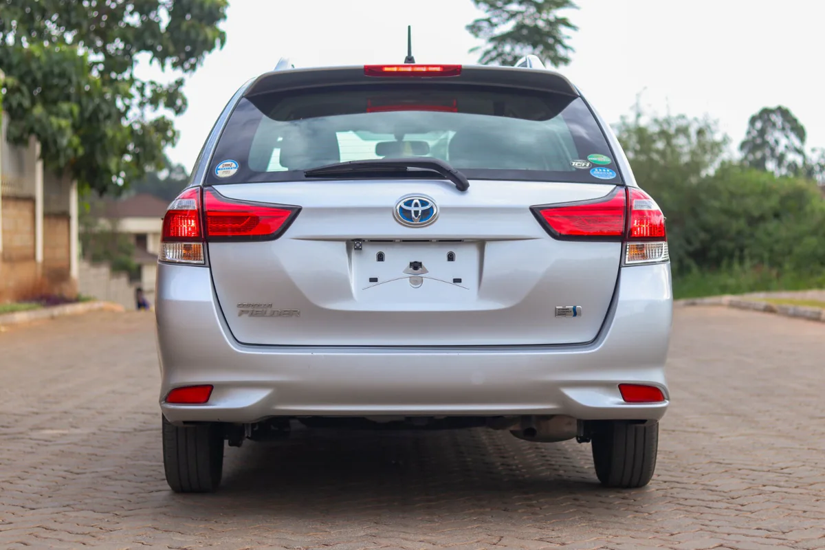 2016 Toyota Fielder Hybrid — Royal Max Motors — photo 4 of 17