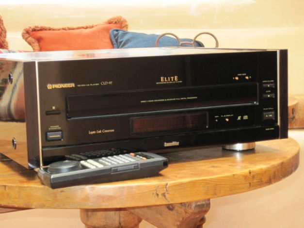 Pioneer CLD-97- AC-3 Laser disk player