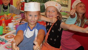 kinder kochschule kinder beim kochen