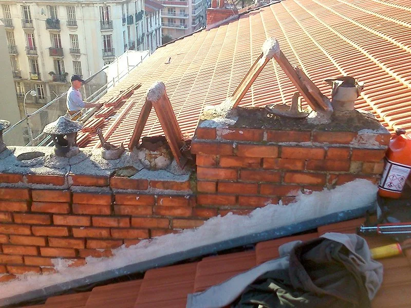 Rénovation de la toiture d’un immeuble à Nice en tuiles de Marseille — photo 8 sur 8 — CEG TOITURE
